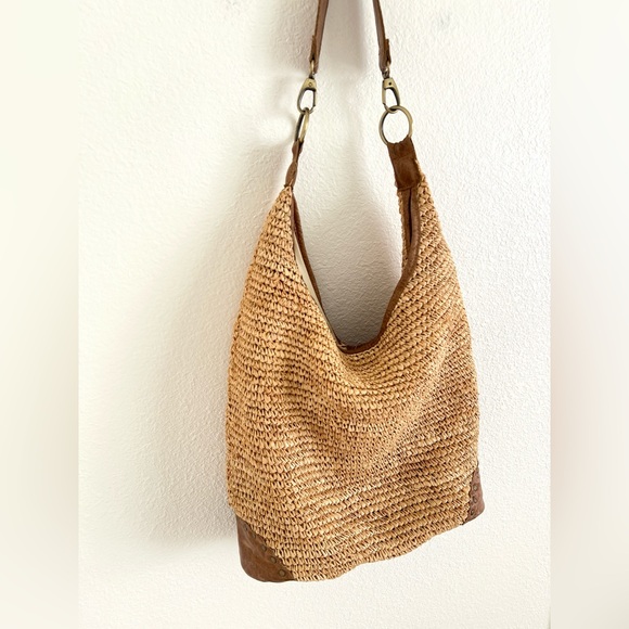 TOMMY BAHAMA purse / extra large woven raffia and leather hobo bag purse - Picture 2 of 7